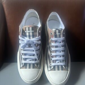 Burberry  Jack Check  Mens Sneakers low top size 42